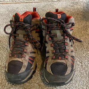 Columbia women’s Athletic Shoes - Brown and Red